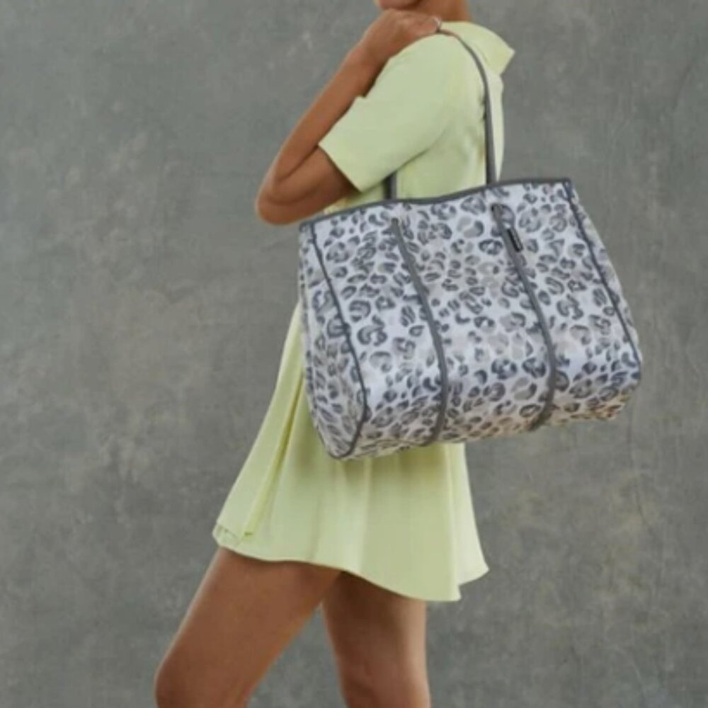 Maddox women’s Leopard Neoprene Tote Bag